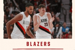 雨露均沾！开拓者官方晒赢球海报 克林根&克里斯-穆雷登上封面