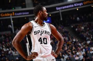 投得离谱！巴恩斯半场6中0未得分 贡献2板4助