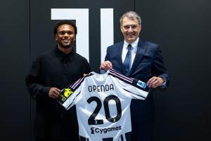 都体：尤文只要本赛季不降级就必须买断奥蓬达，总价4500万欧元