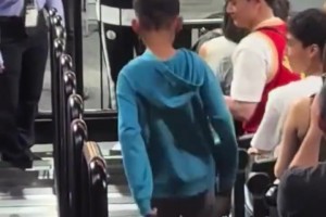 比赛中充分展现！看杨瀚森训练中这记底角三分，速率根本不慢！